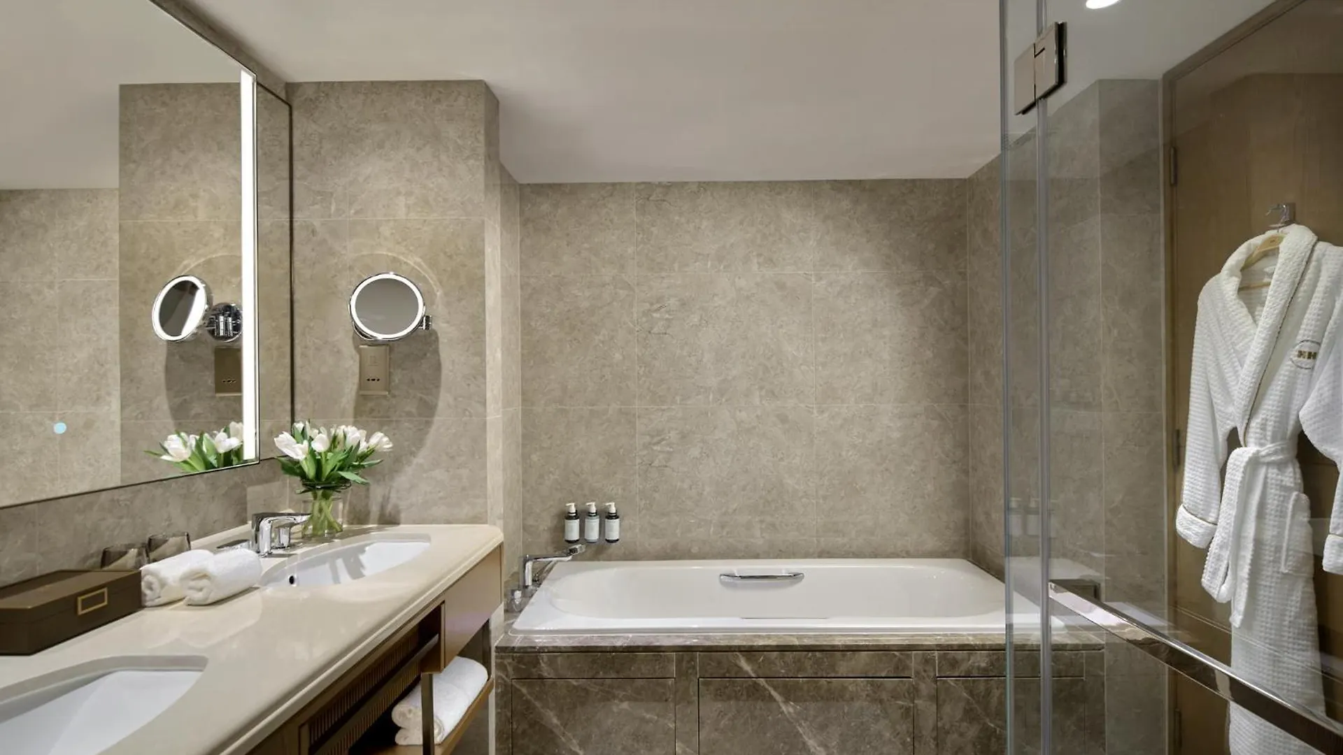 Hopewell Hotel Hong Kong 5*,